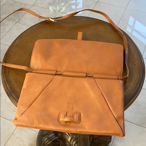 Tory Burch tan crossbody bag - Picture 2 of 4